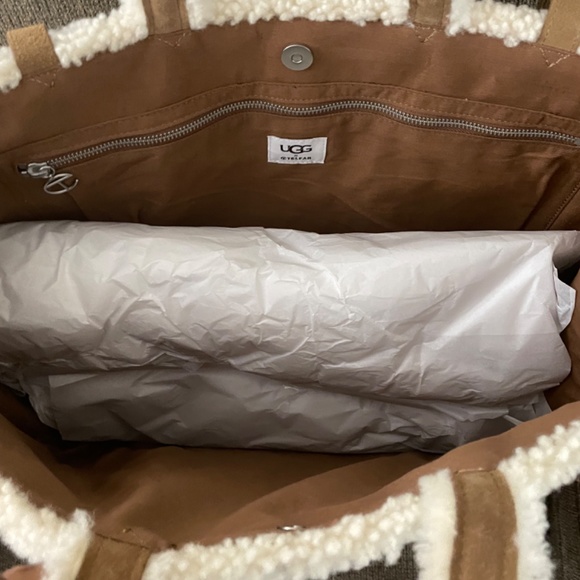 Ugg x Telfar Large Tote - Picture 4 of 4